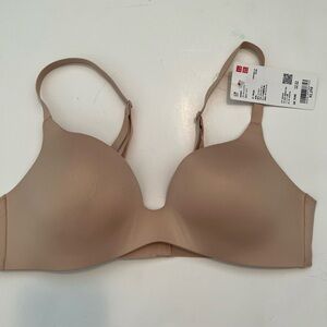 Uniqlo japan beige tshirt bra nwt ab 75 80 a75 b75 a80 b80
